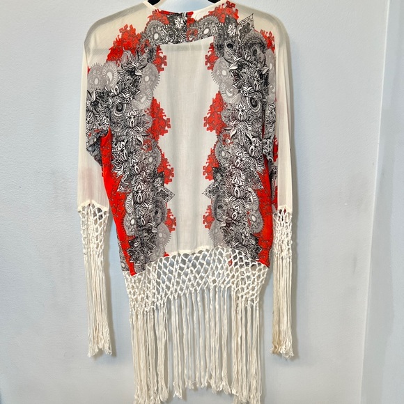 We All Shine White Fringe Festival Kimono with Boho Abstract Pattern - Size S - Picture 4 of 5